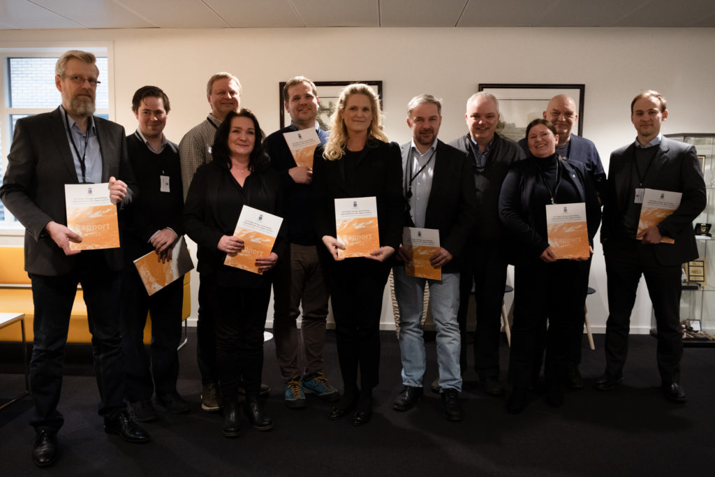 Rapporten ble overlevert Rapporten ble overlevert beredskapsministeren 25. februar.