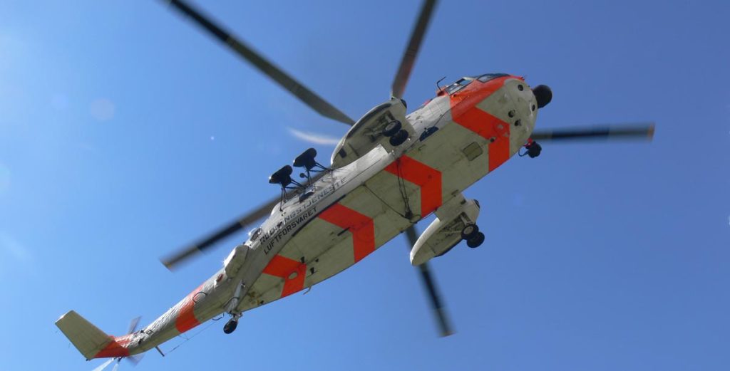 bilde av undersiden av redningshelikopter