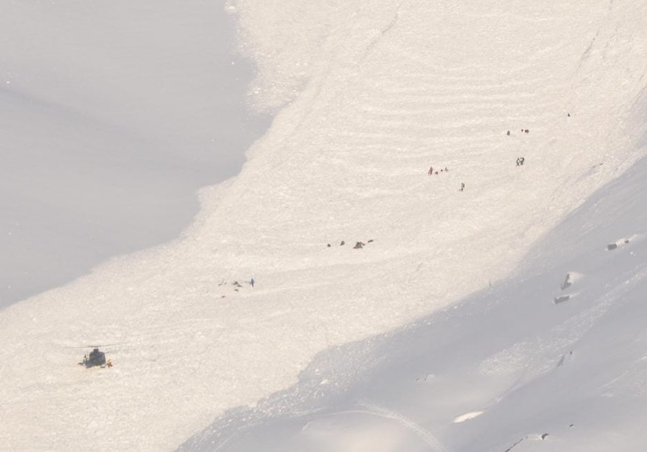 Skred fra Sorbmegaisa i Lyngen, 19. mars 2012. Av et følge på seks personer, omkom fem.. Foto: 330 skvadron/Forsvaret