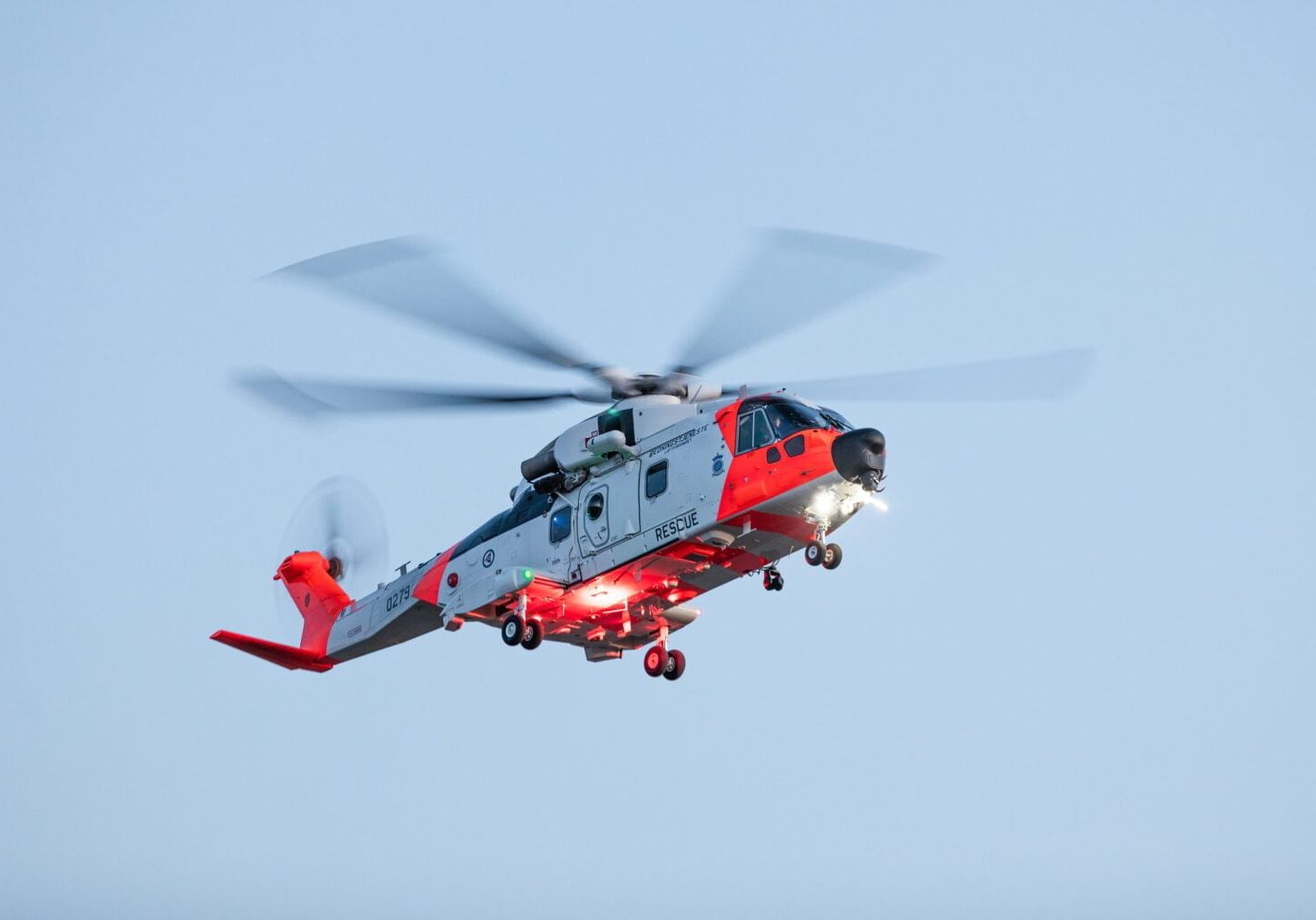 Redningshelikopter i luften